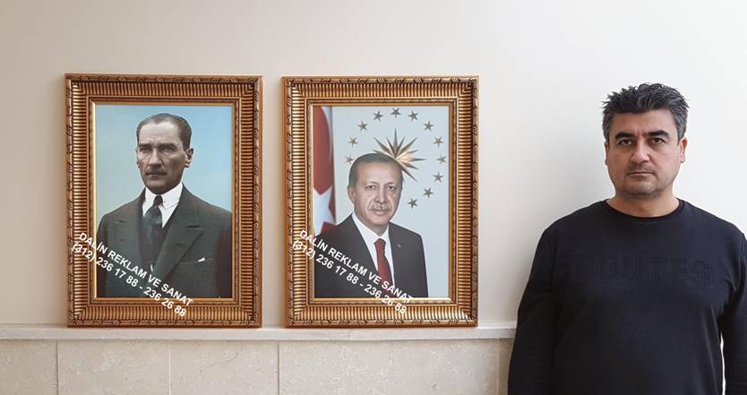 B�Y�K �NDER MUSTAFA KEMAL ATAT�RK VE CUMHURBA�KANI RECEP TAYY�P ERDO�AN RESM� TABLOSU 50 70 CM