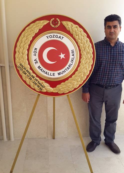 F�BERGLAS YOZGAT K�Y VE MAHALLE MUHTARLIKLARI �ELENK KIRMIZI �ST TARAFI PR�N� MOT�FL�