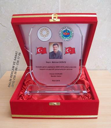 KR�STAL PLAKET1
